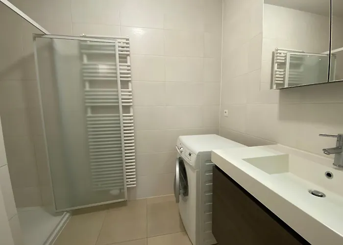 In Near The アパート *