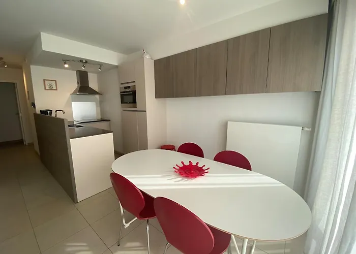 In Near The アパート