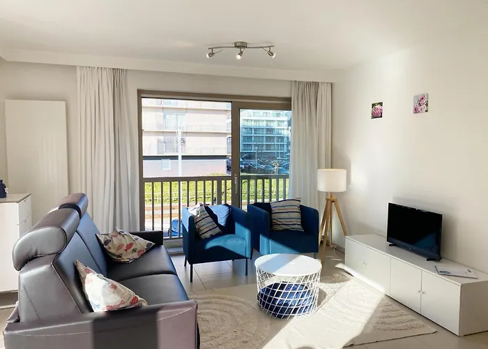 In Near The ニーウポールト